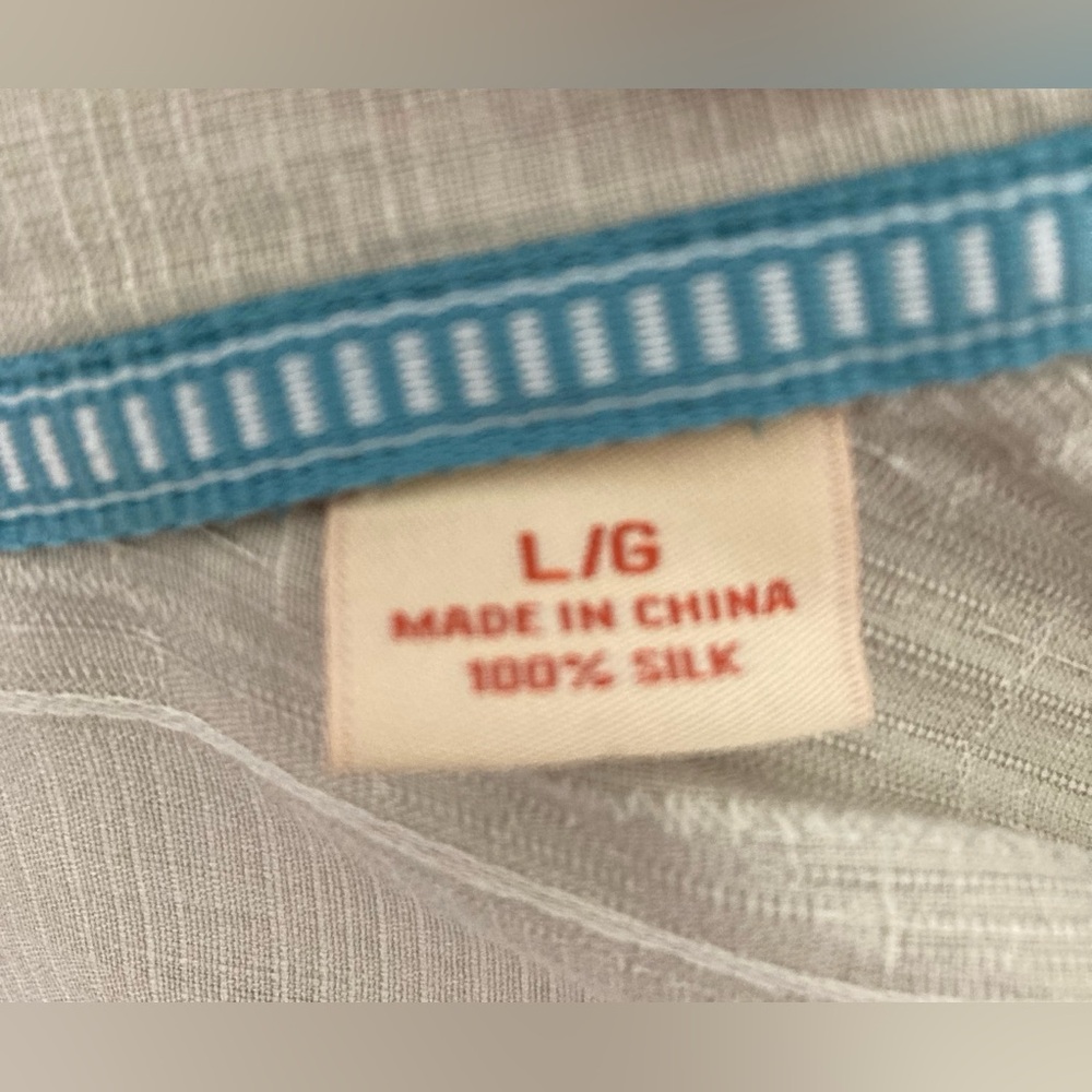 Tommy Bahama silk shirt - Picture 9 of 10